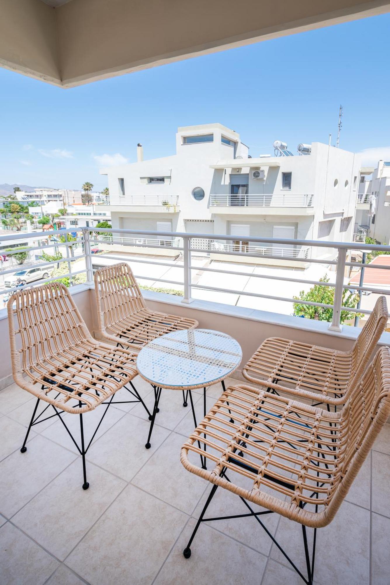 Kyma 3 - 5 Min To Apartment